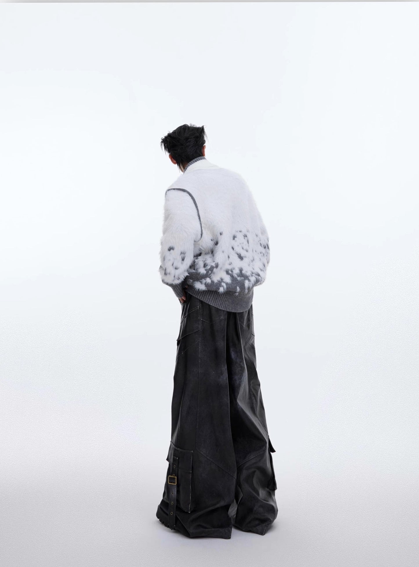 CulturE Contrast Textured V-Neck Knit Sweater