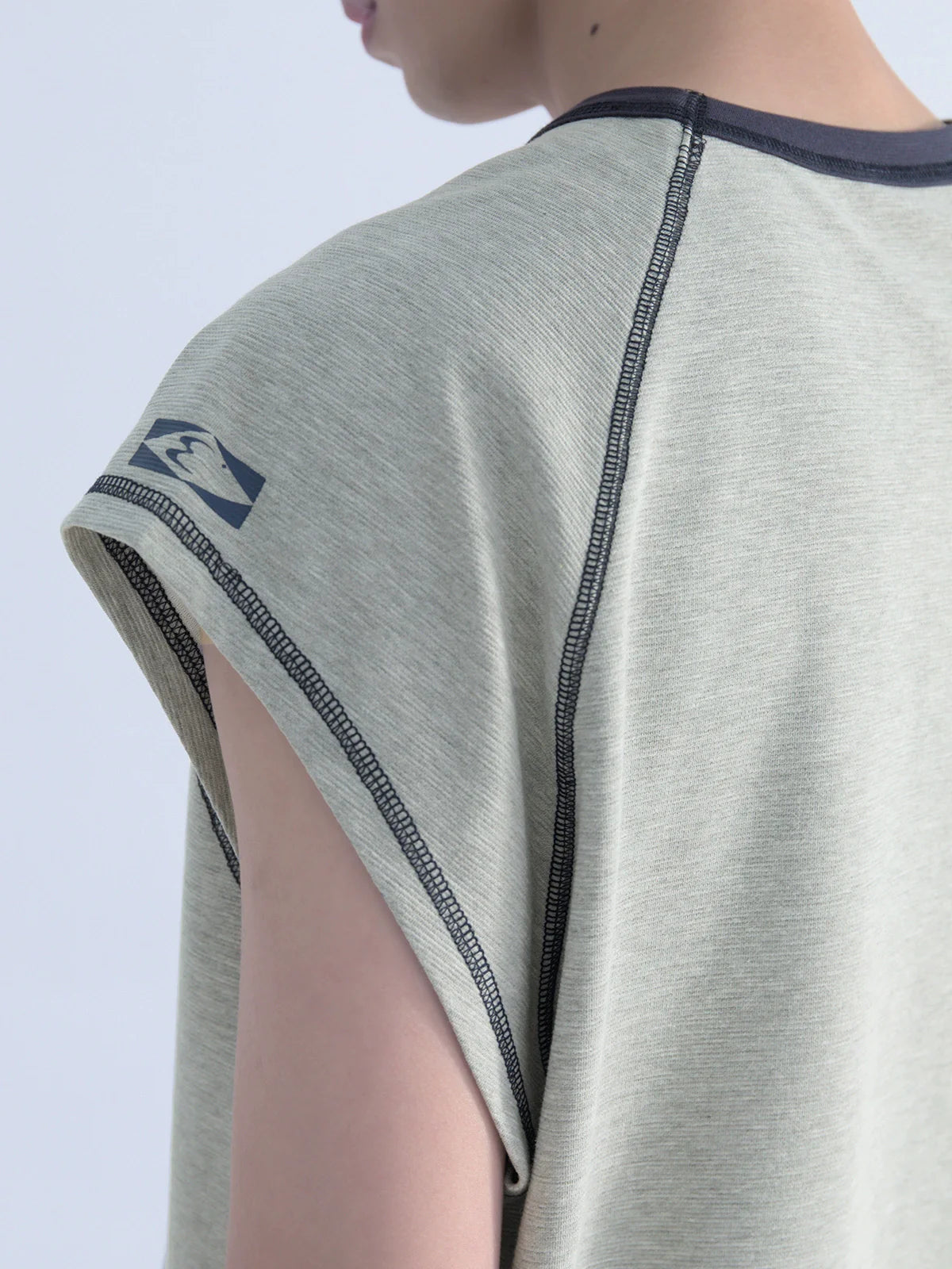Mentmate Sleeveless Tee with Contrast Stitching