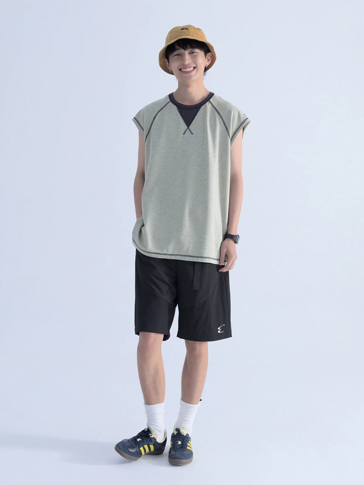 Mentmate Sleeveless Tee with Contrast Stitching