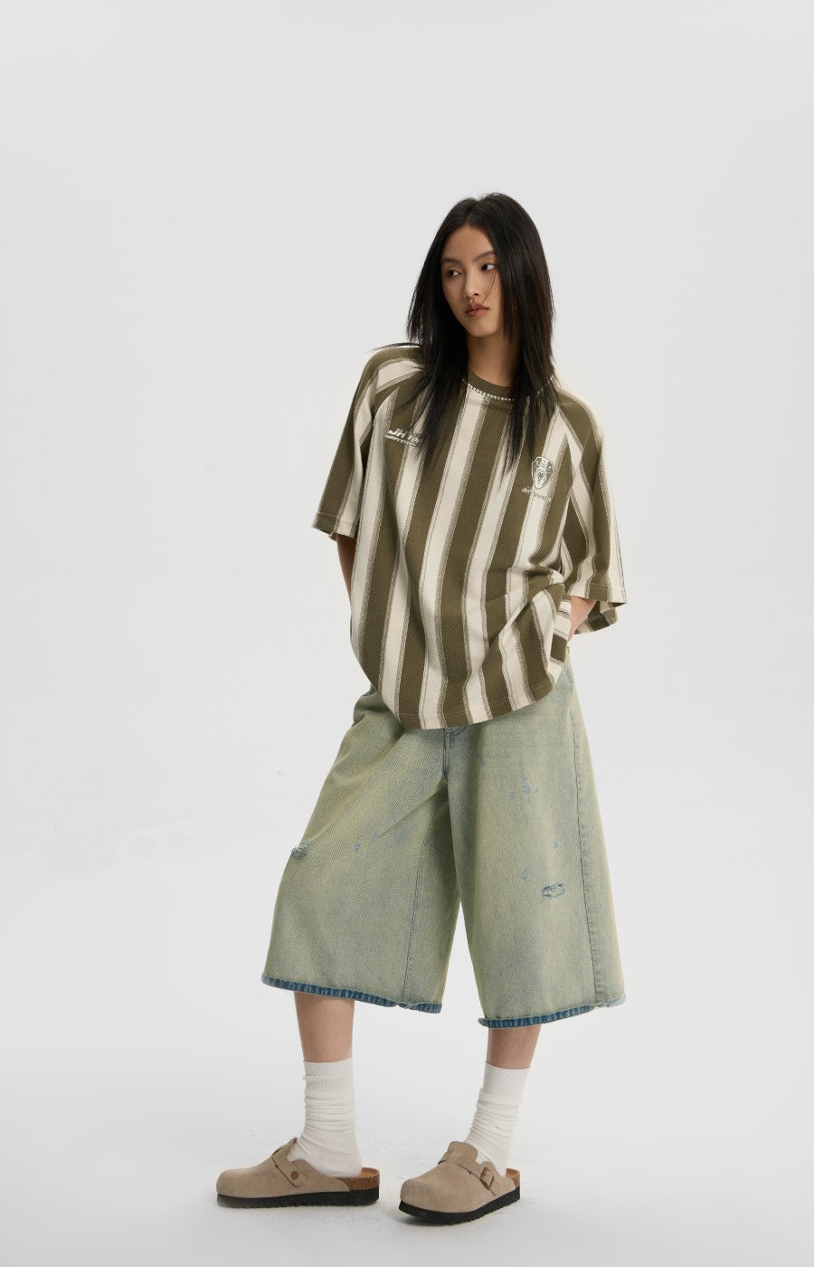 JHYQ Light Wash Capri Denim Shorts