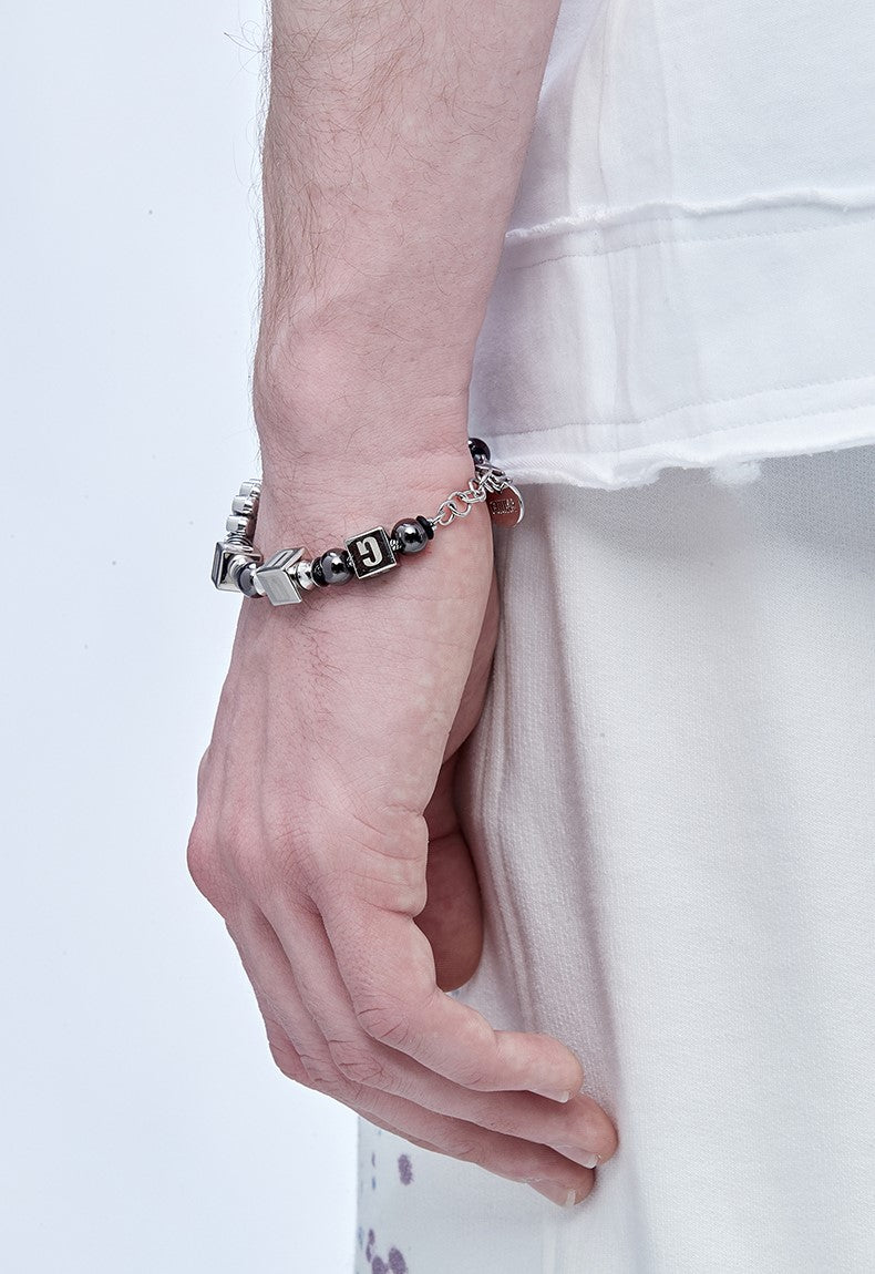 GUUKA Daisy Charm Beaded Bracelet