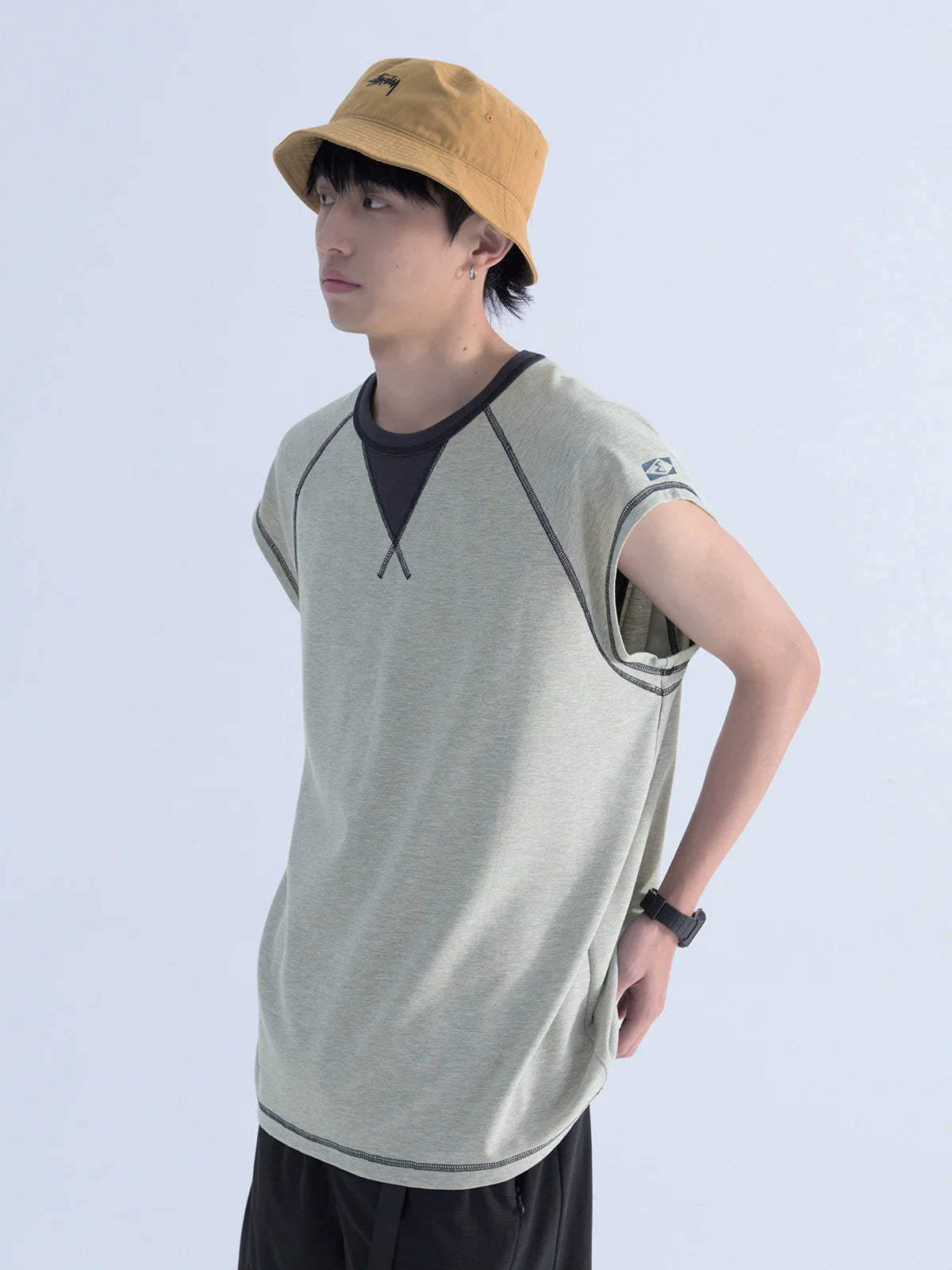 Mentmate Sleeveless Tee with Contrast Stitching