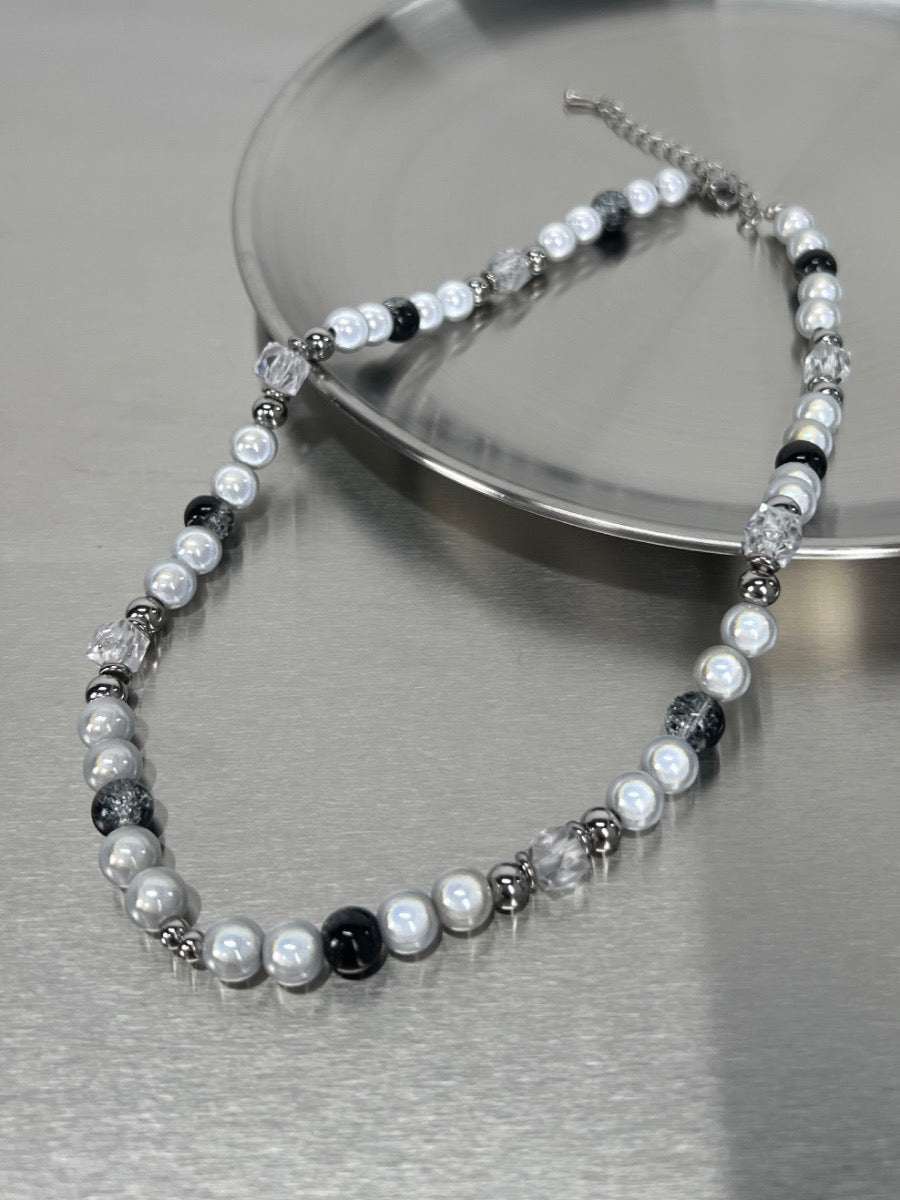 MINBIN Elegant Monochrome Pearl Necklace