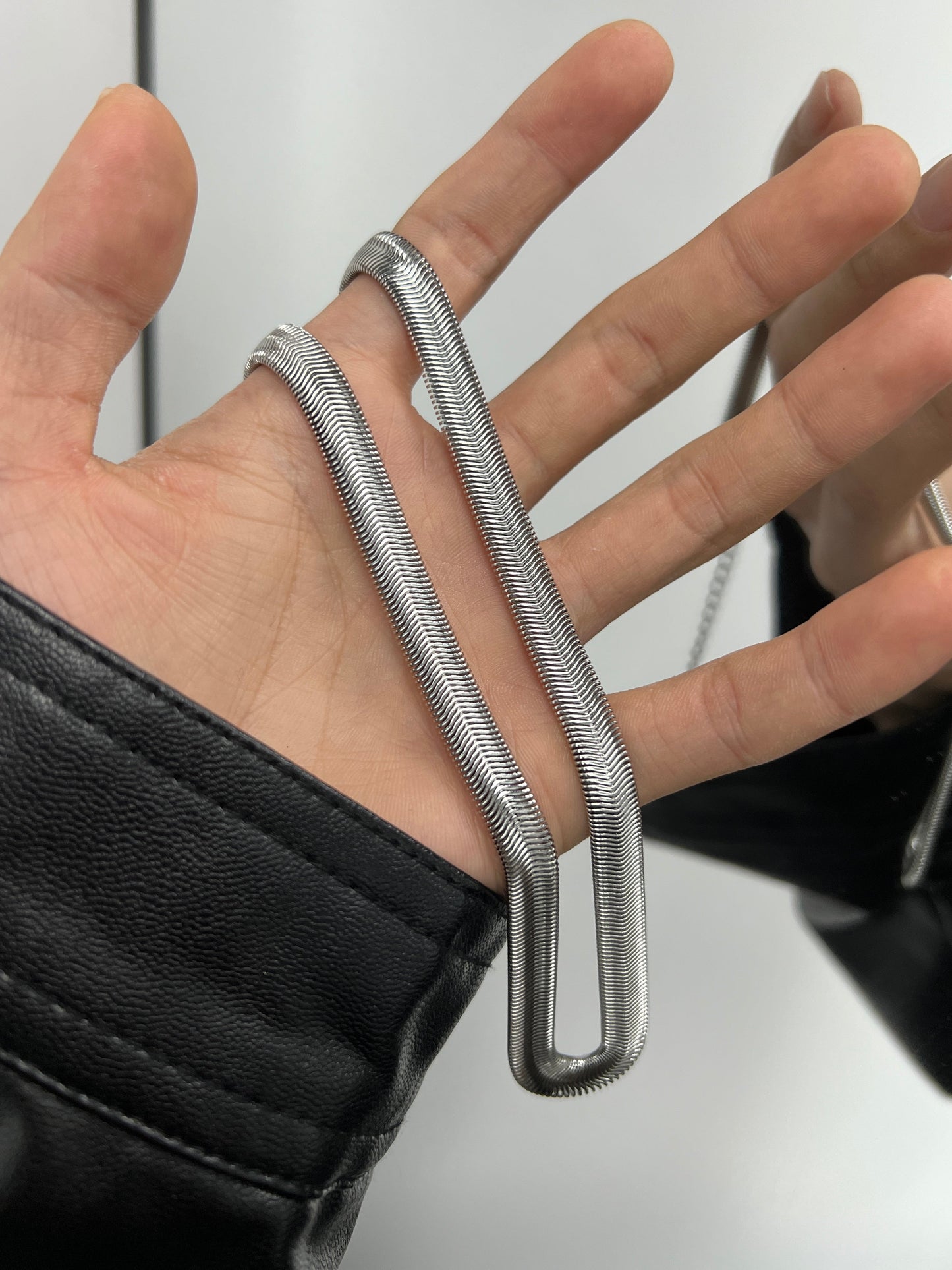 MINBIN Extra-Wide Snake Chain Necklace