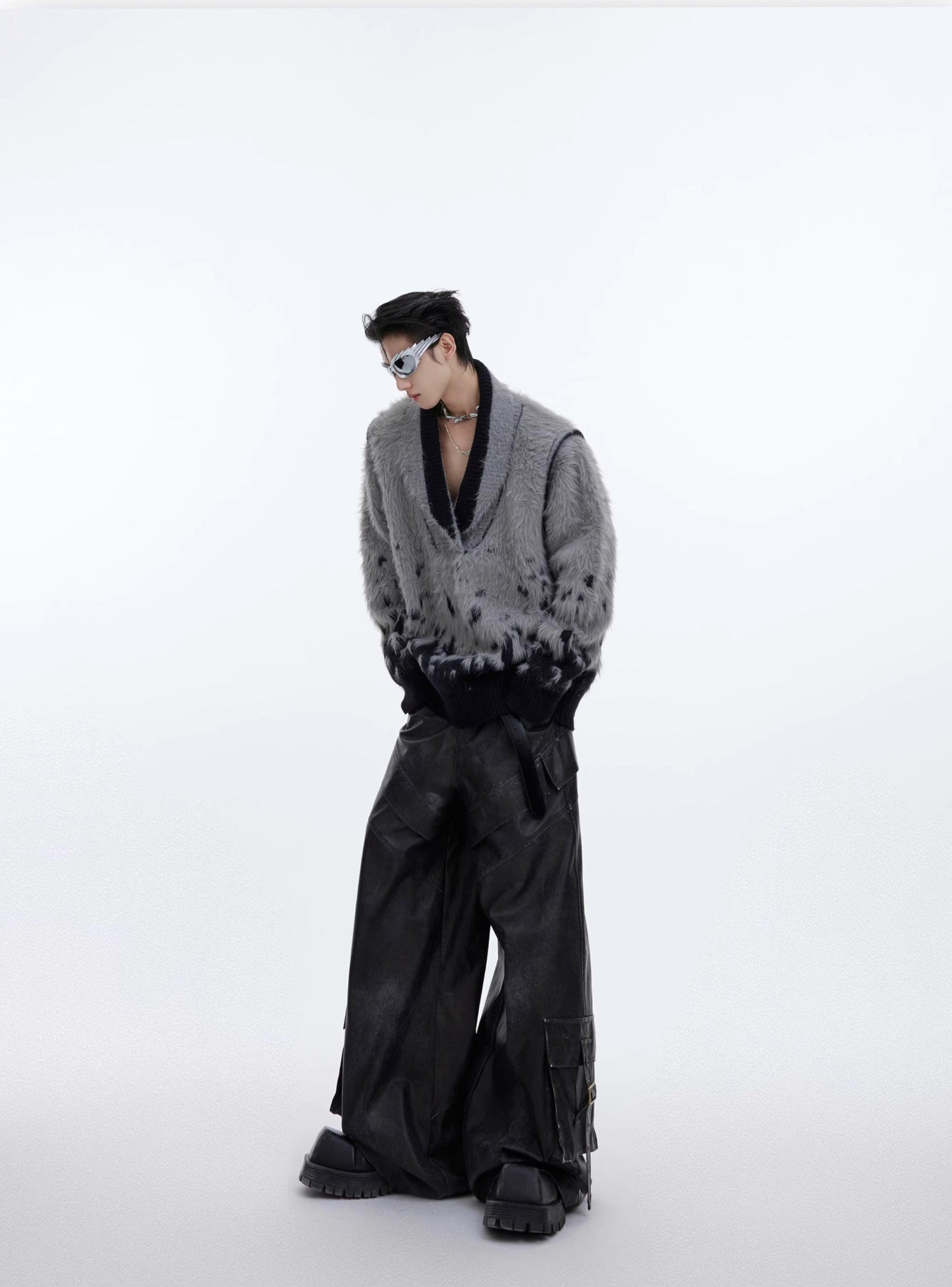 CulturE Contrast Textured V-Neck Knit Sweater