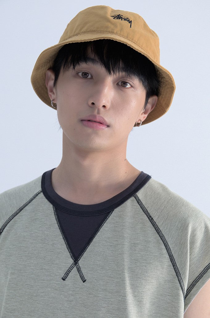 Mentmate Sleeveless Tee with Contrast Stitching