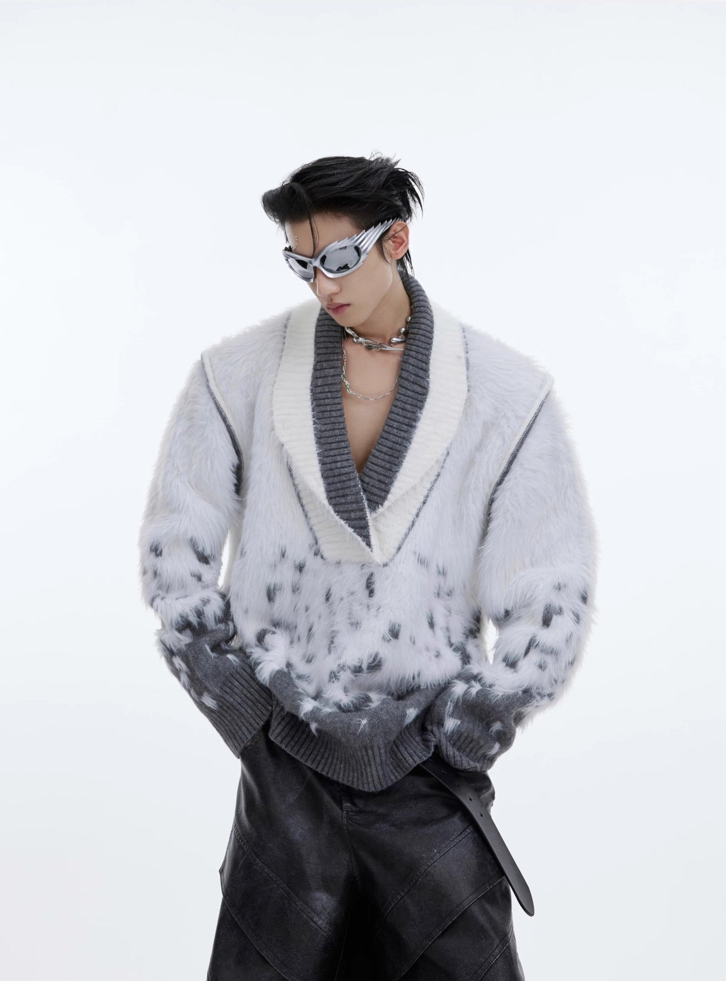 CulturE Contrast Textured V-Neck Knit Sweater